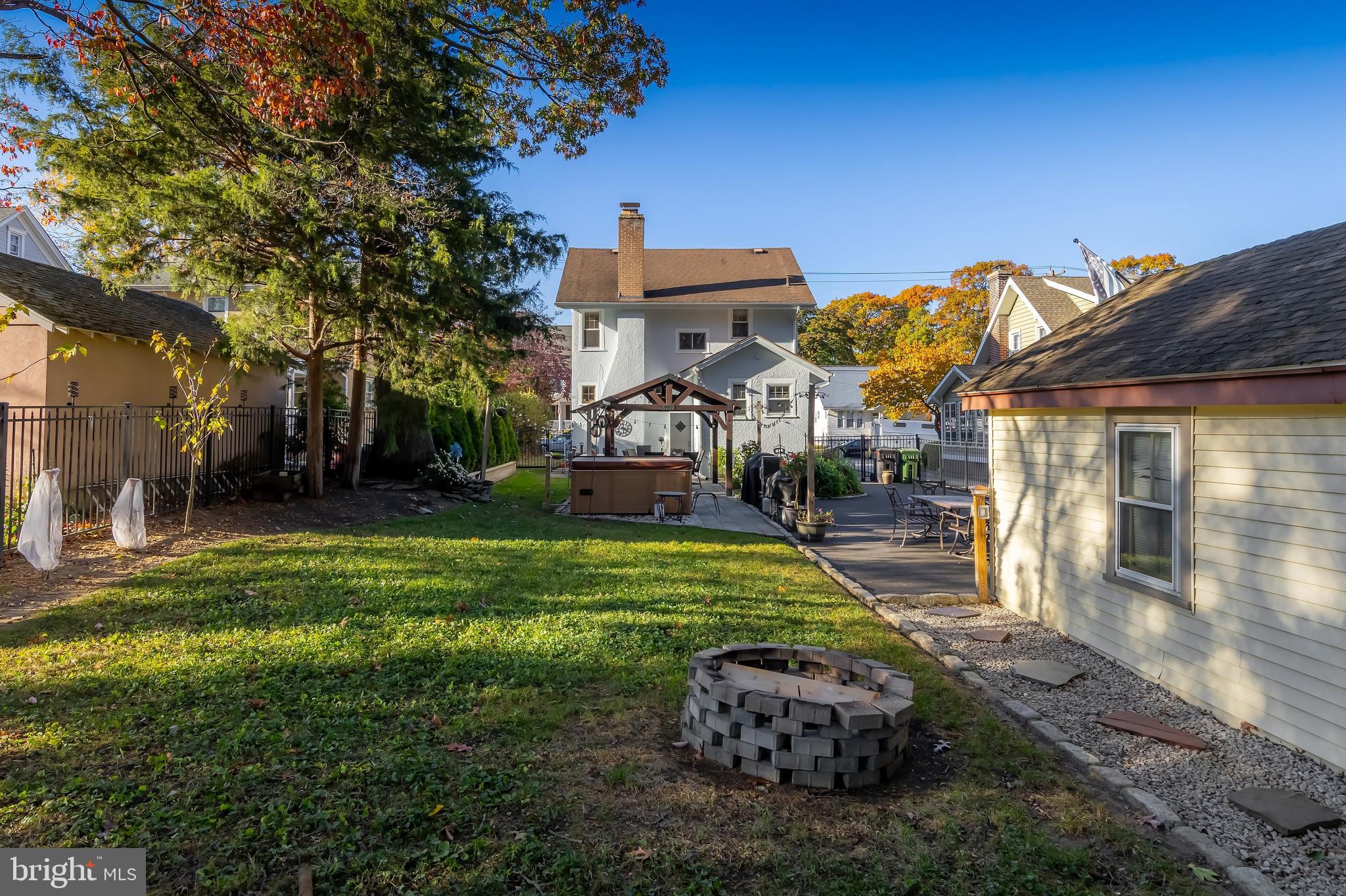 225 Crafton Ave