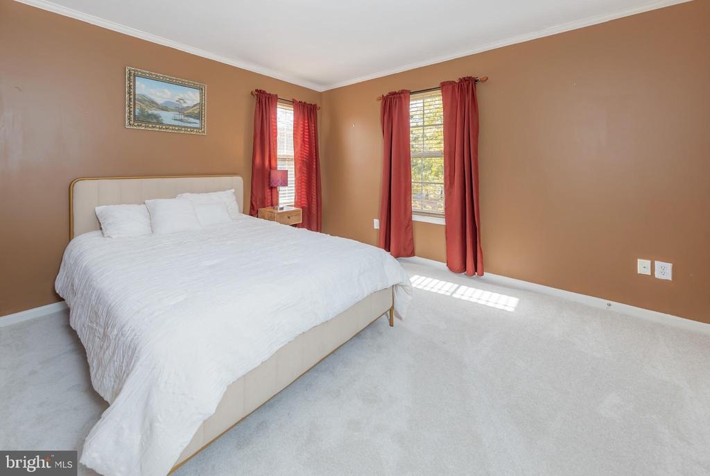 124 Copperfield Dr