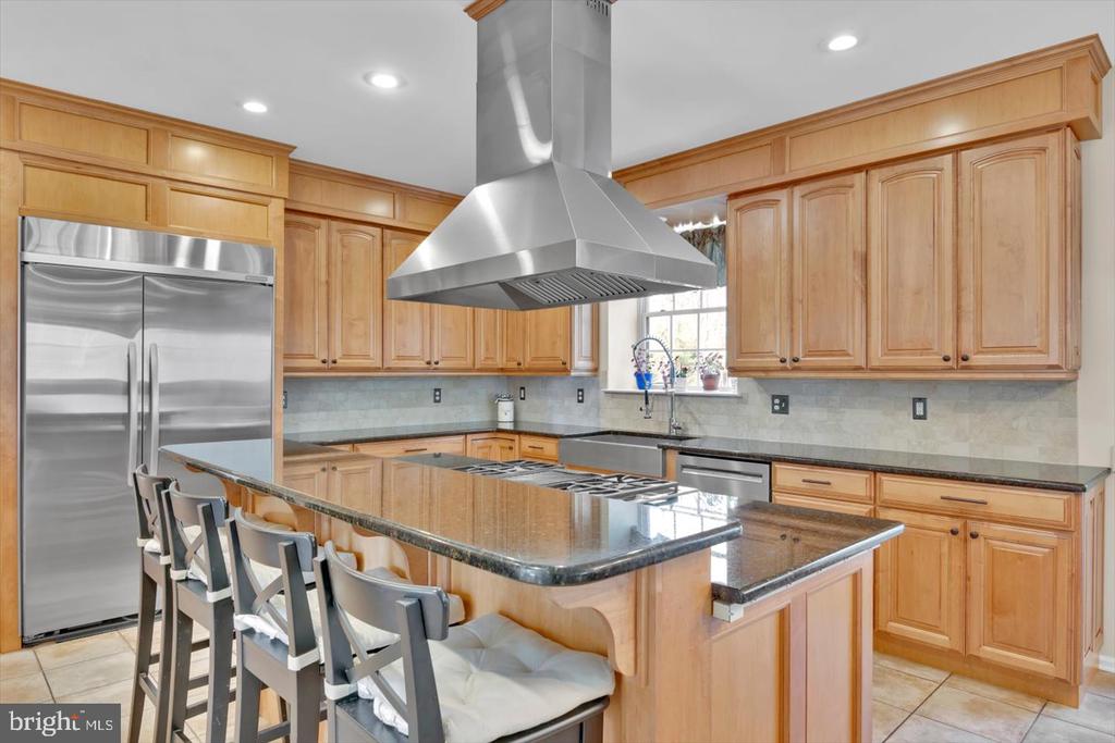 16 SKYLINE CIRCLE