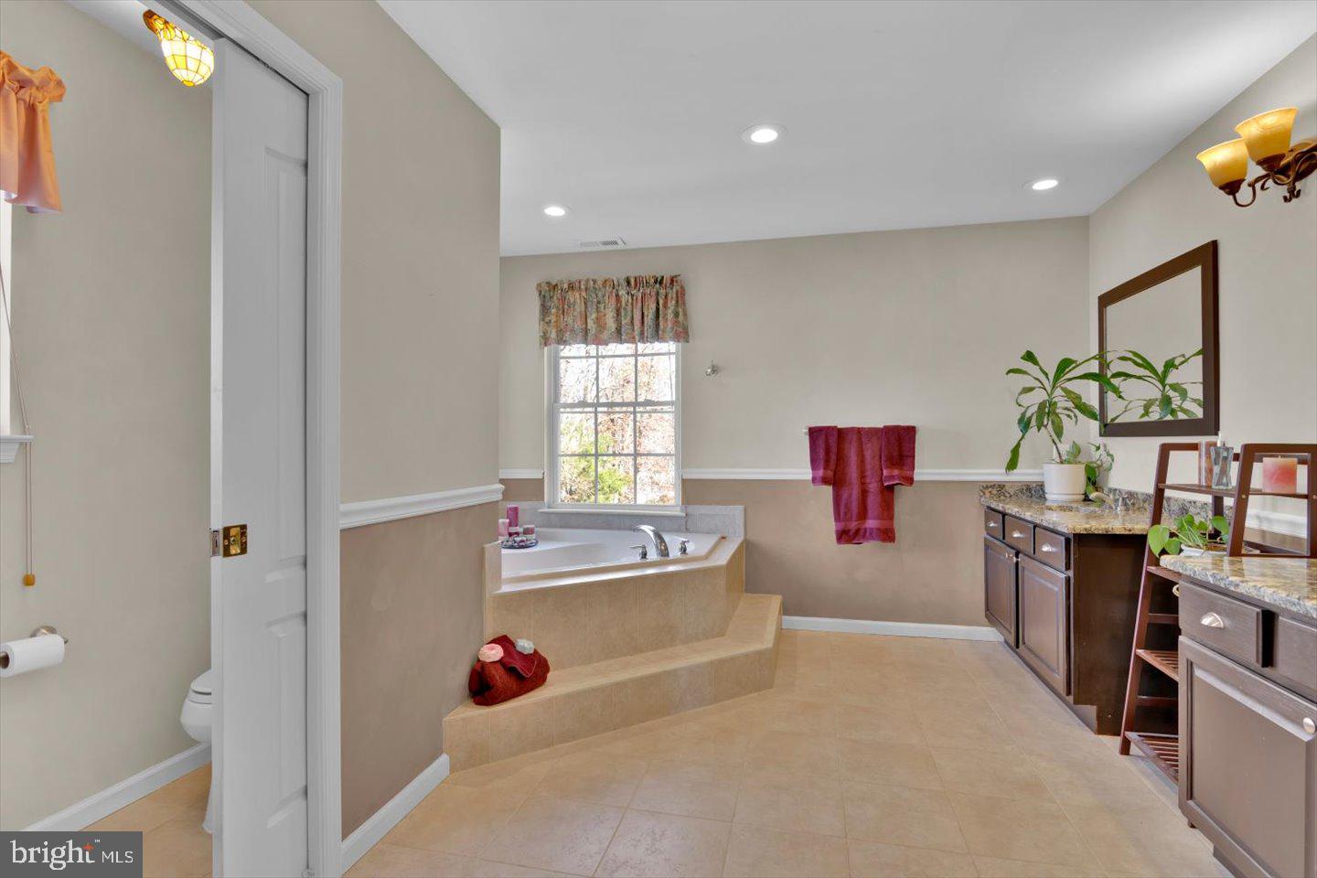 16 SKYLINE CIRCLE