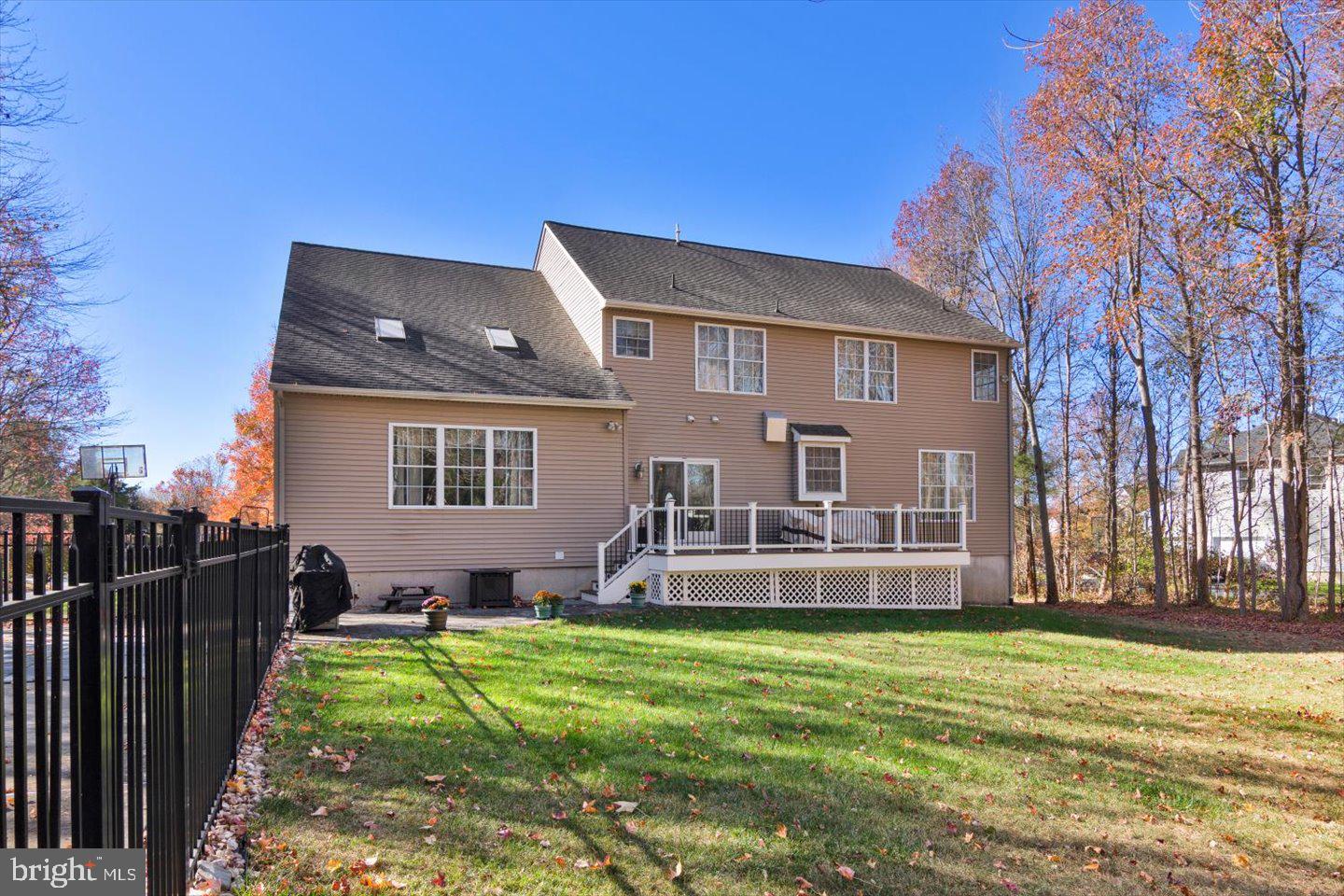 16 SKYLINE CIRCLE