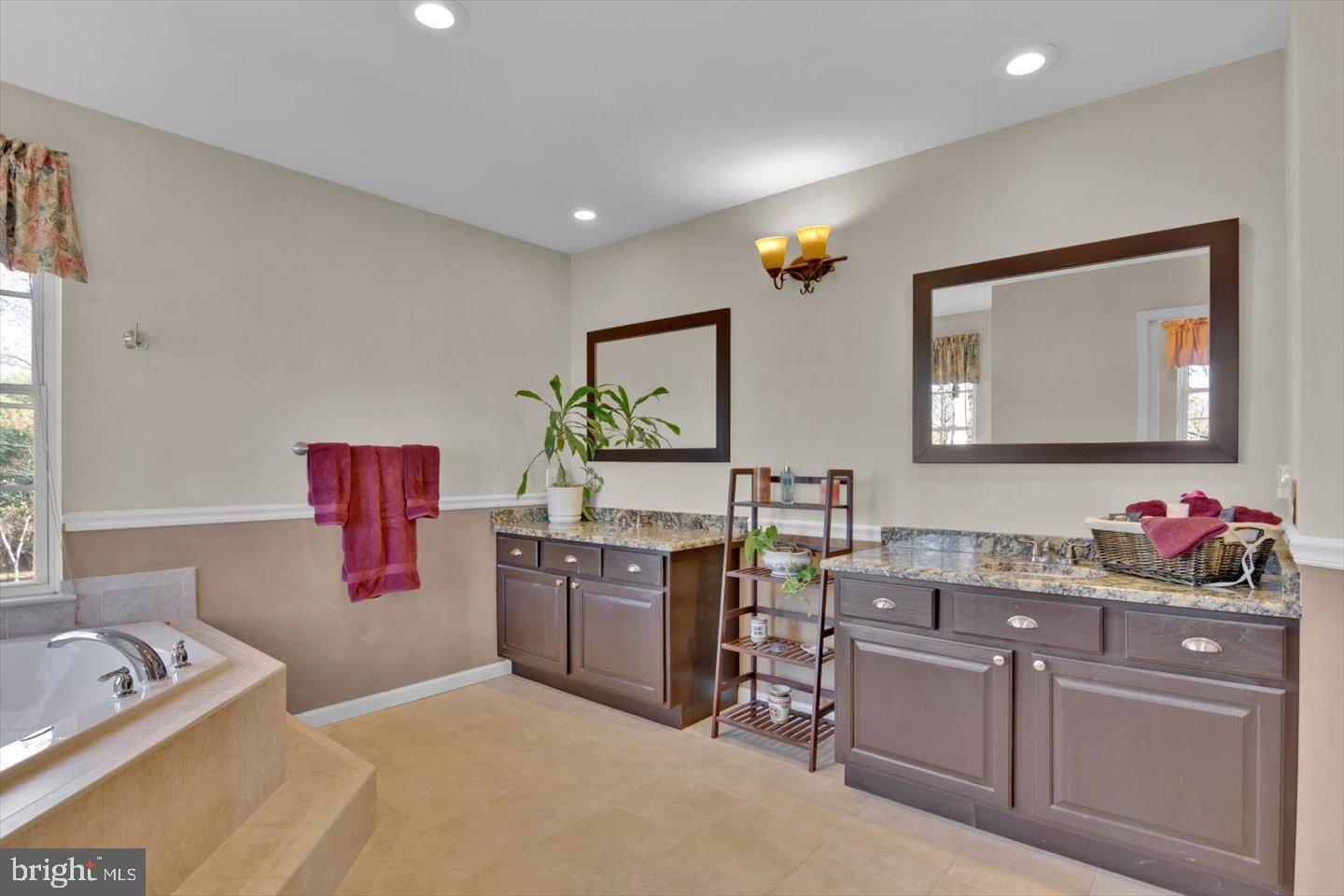 16 SKYLINE CIRCLE