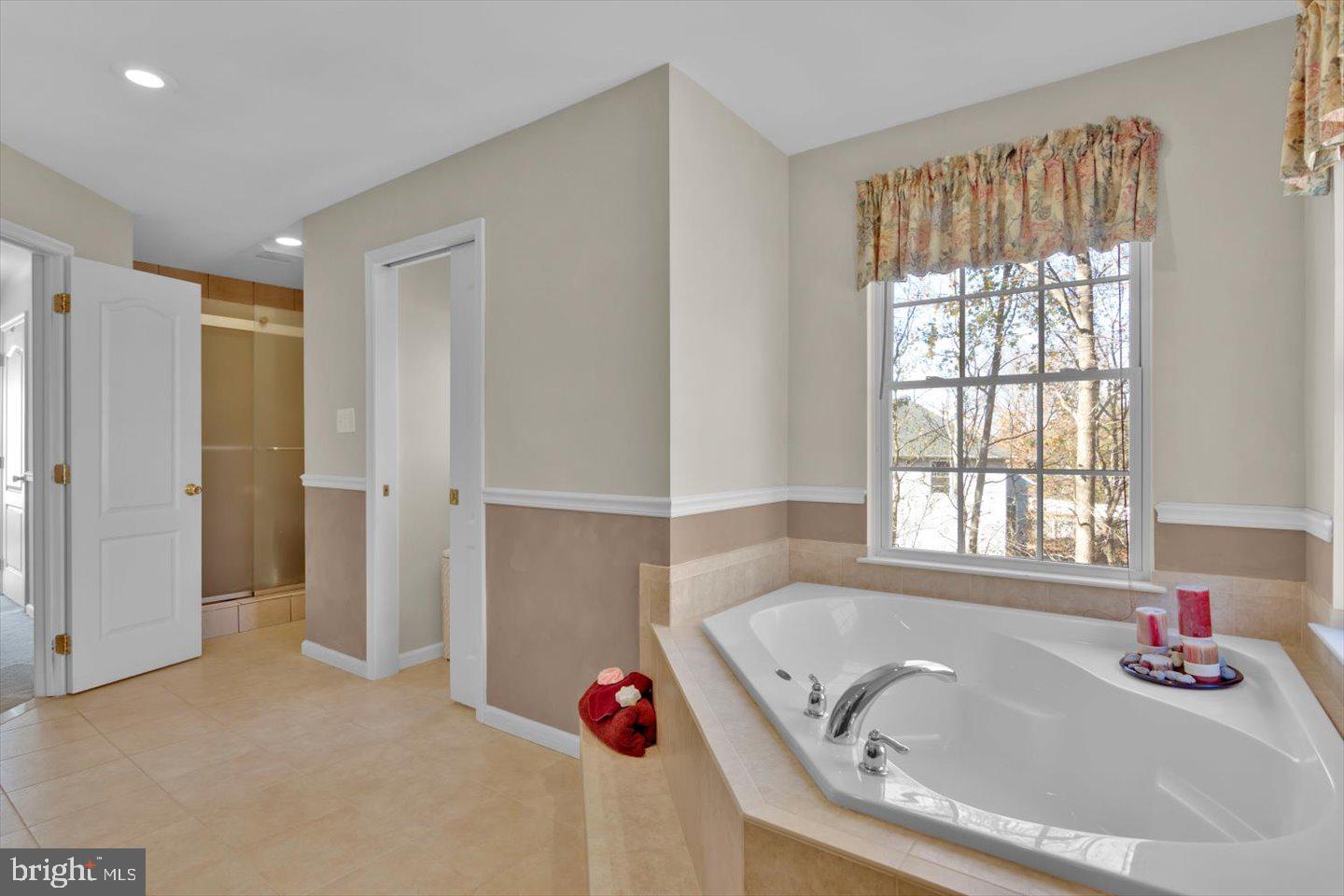16 SKYLINE CIRCLE