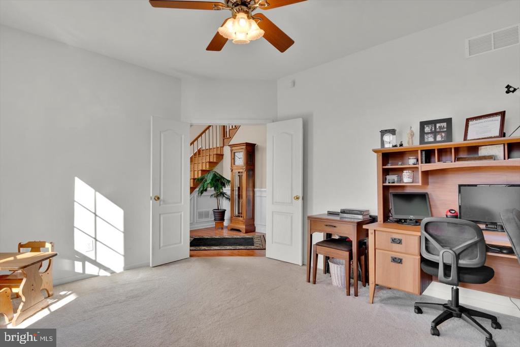 16 SKYLINE CIRCLE