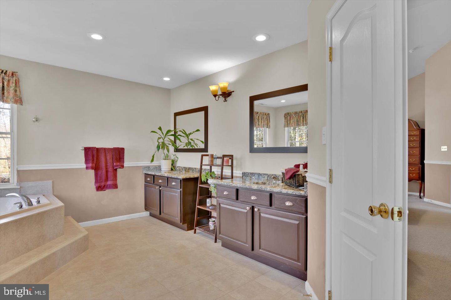 16 SKYLINE CIRCLE