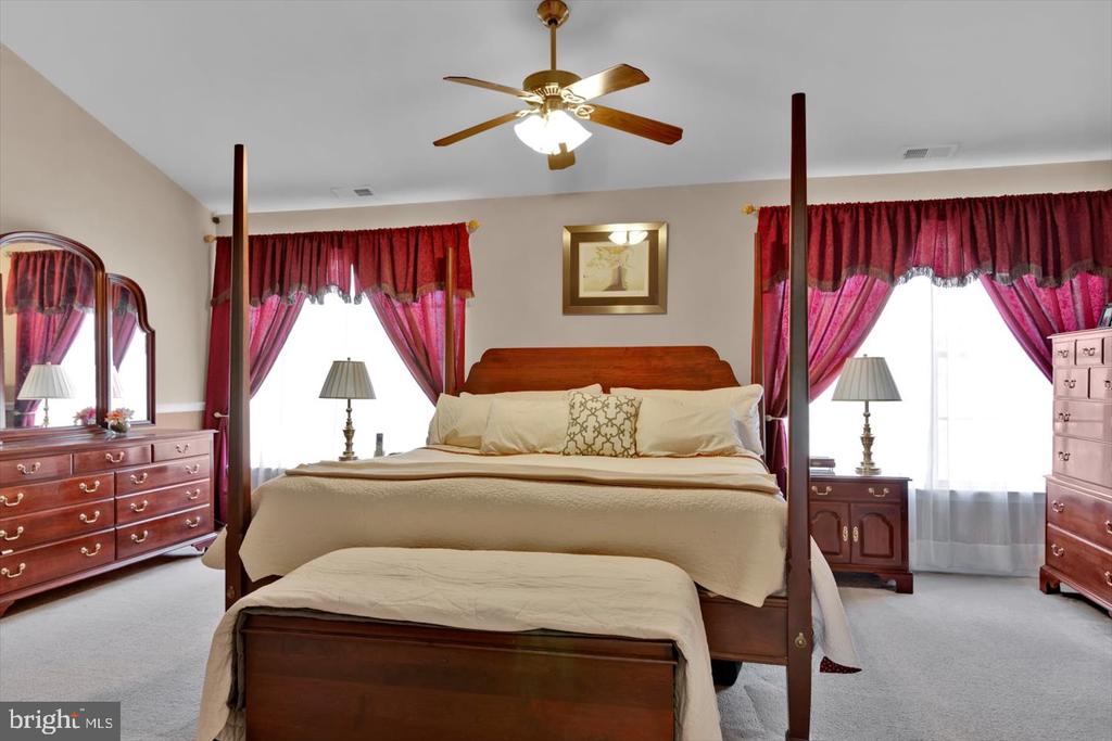 16 SKYLINE CIRCLE