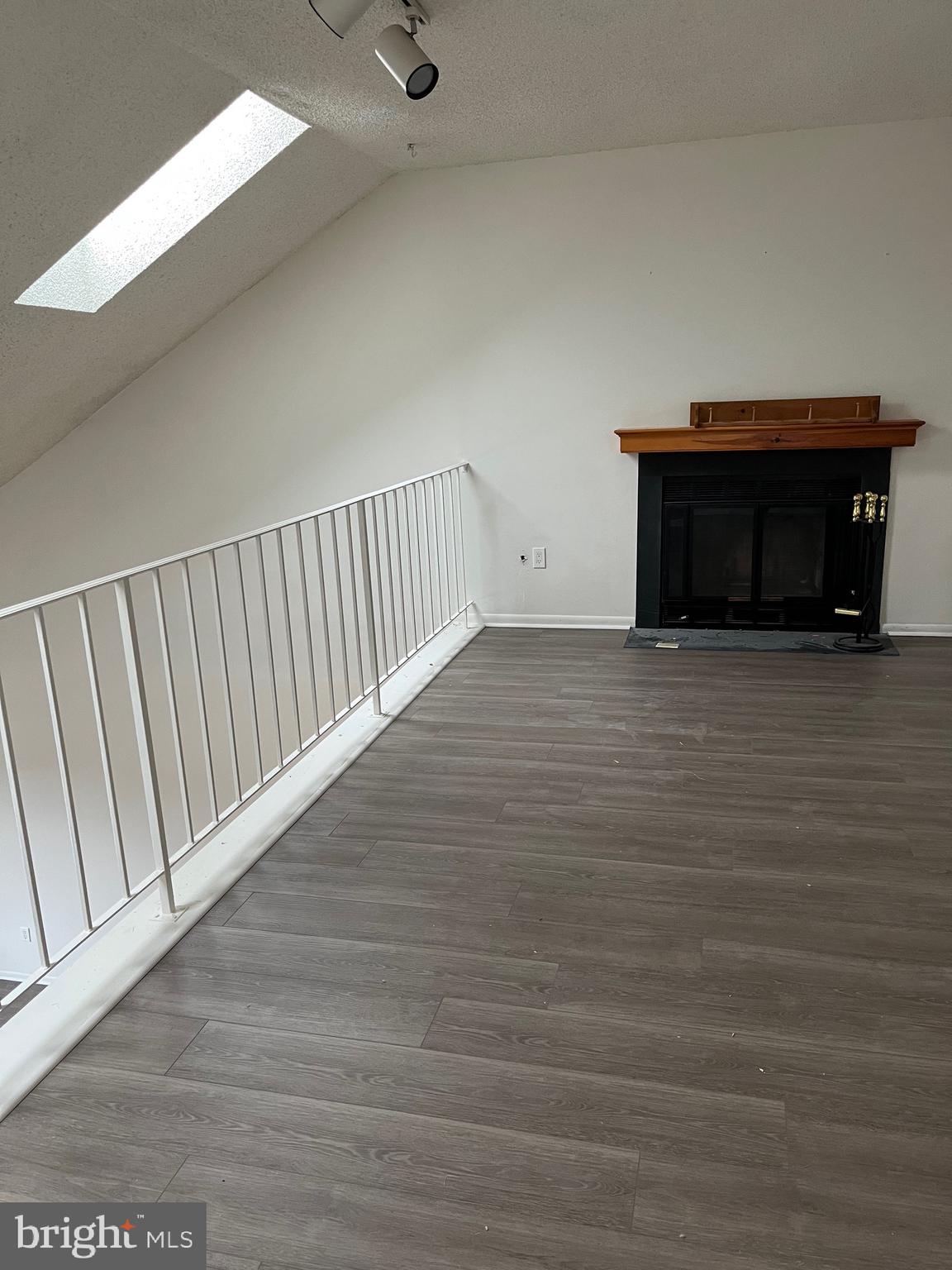 532 SHETLAND COURT