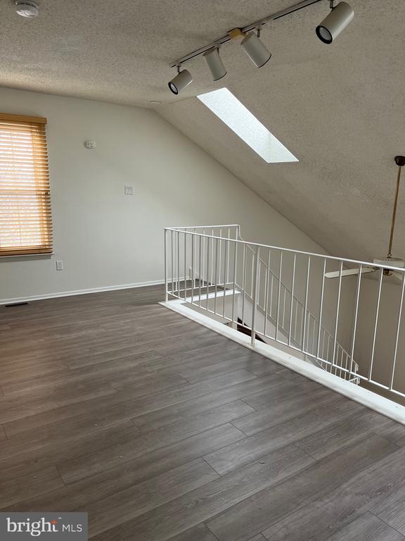 532 SHETLAND COURT
