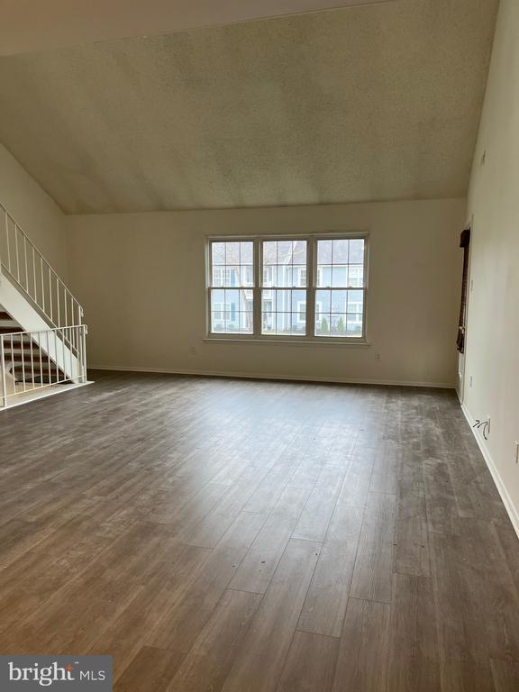 532 SHETLAND COURT