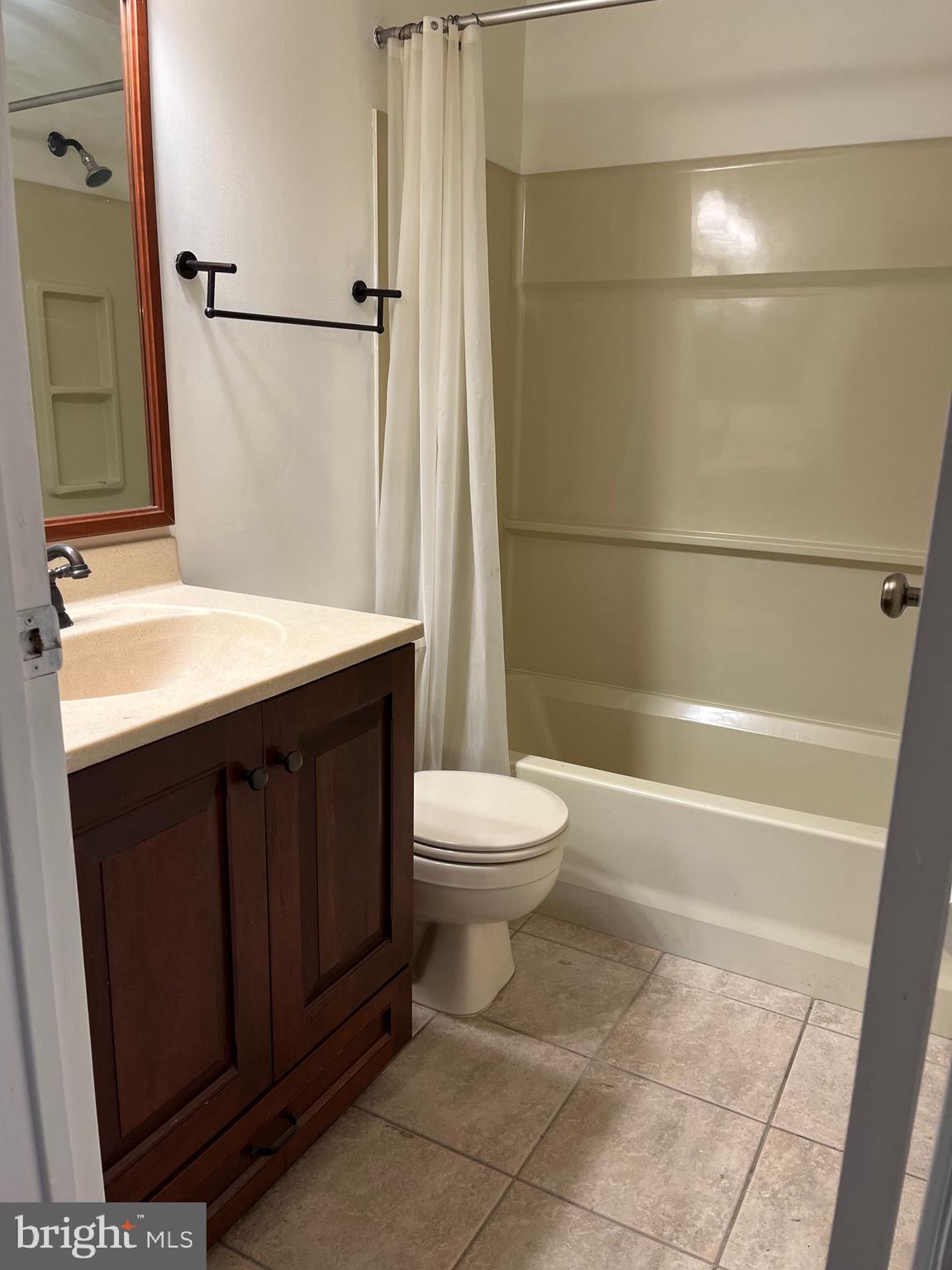 532 SHETLAND COURT