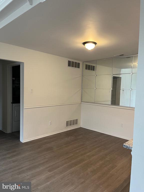 532 SHETLAND COURT