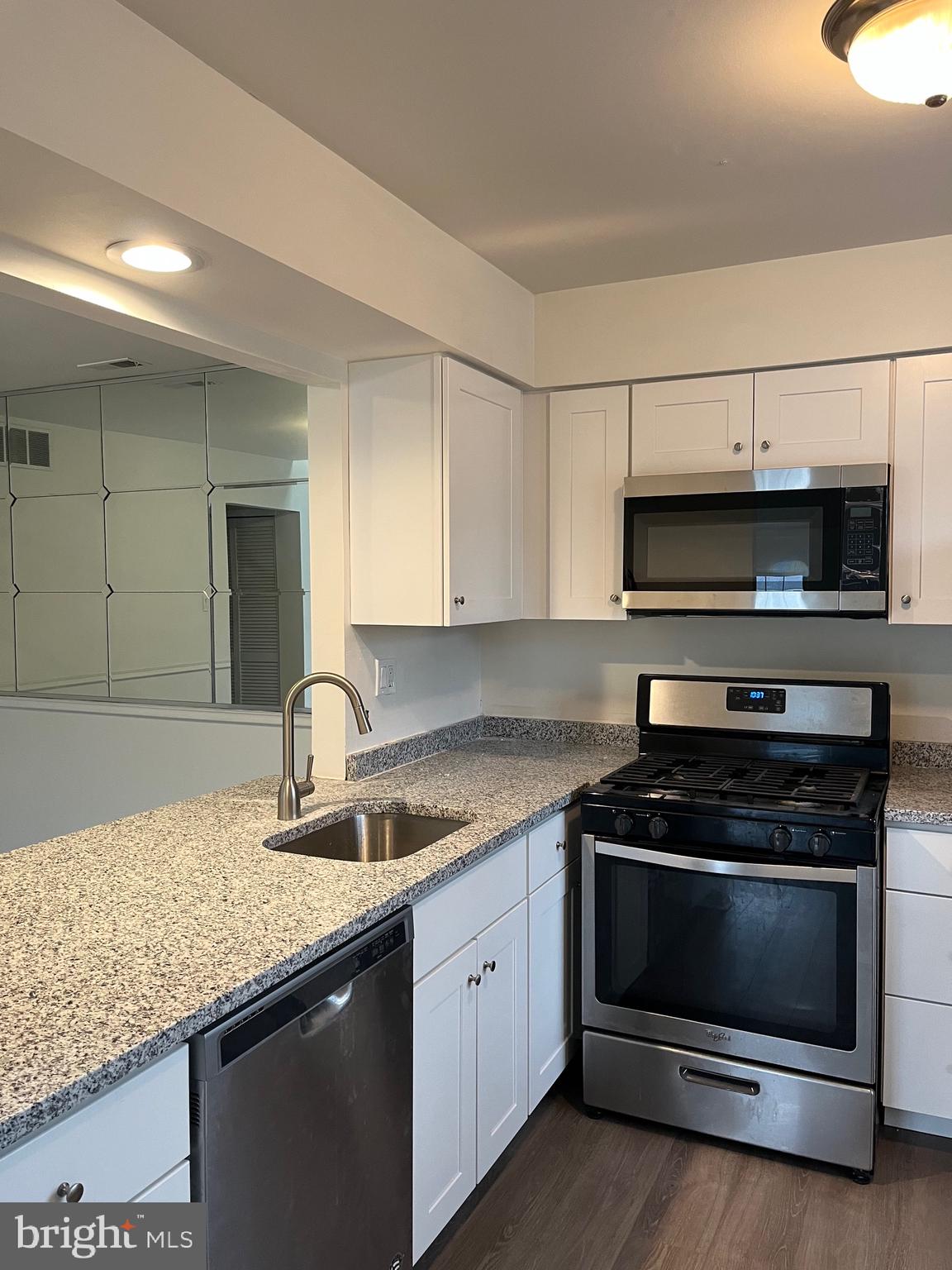 532 SHETLAND COURT