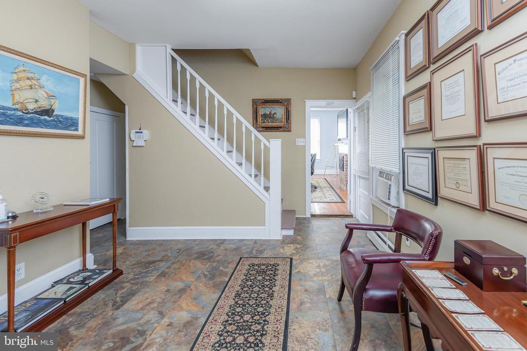53 N Main St