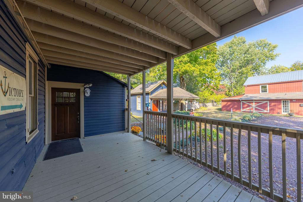 53 N Main St