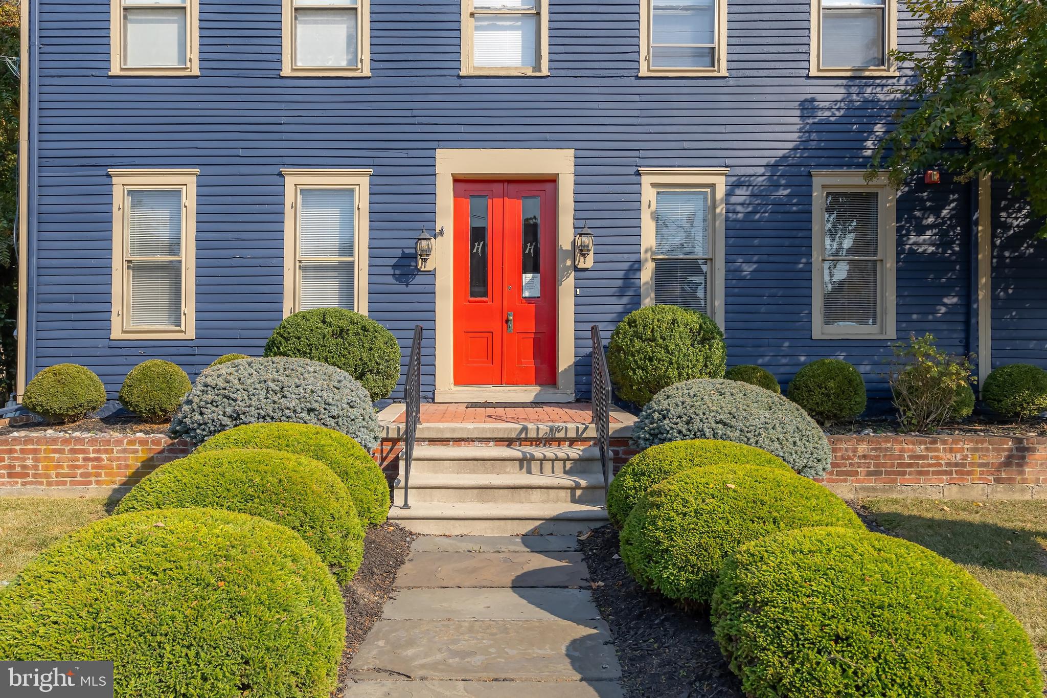 53 N Main St