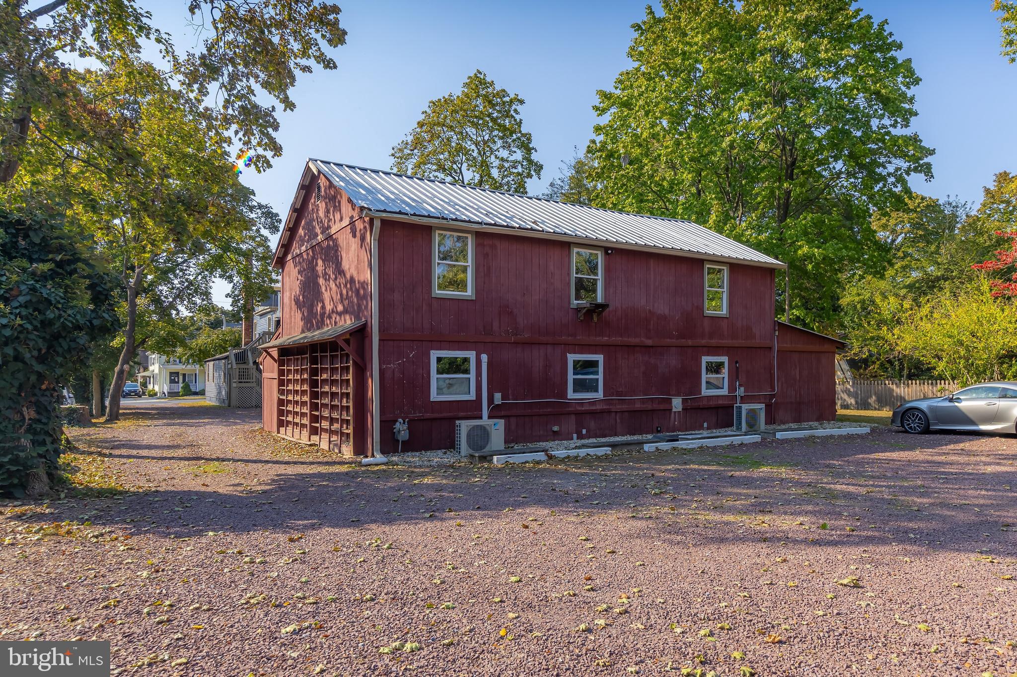 53 N Main St