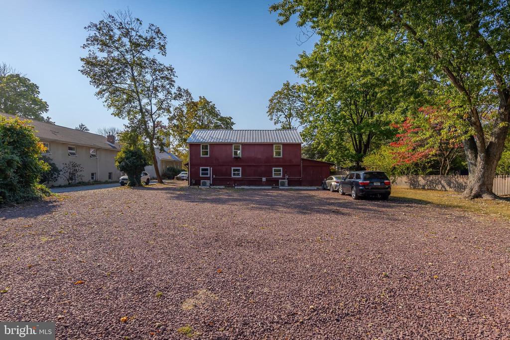 53 N Main St