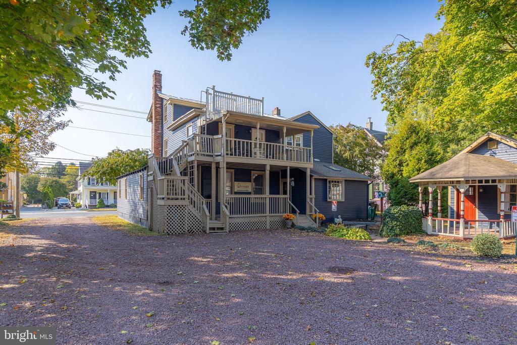 53 N Main St