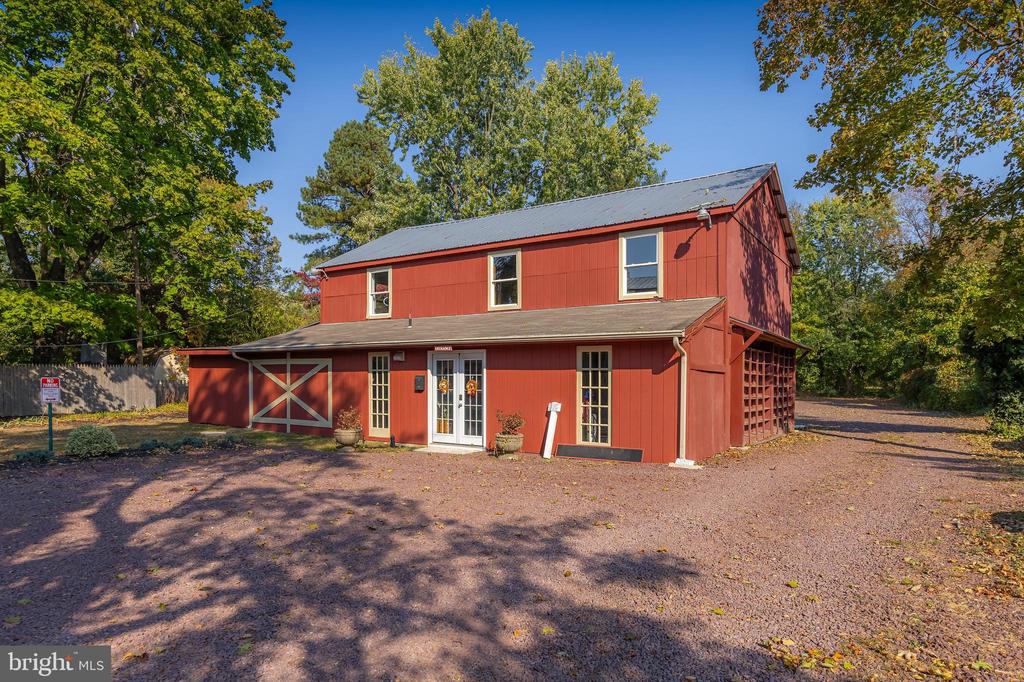 53 N Main St