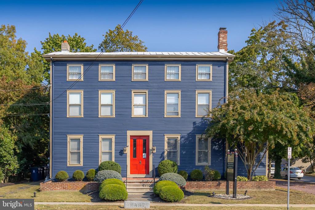 53 N Main St