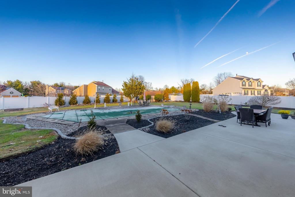 102 Mallard Ct