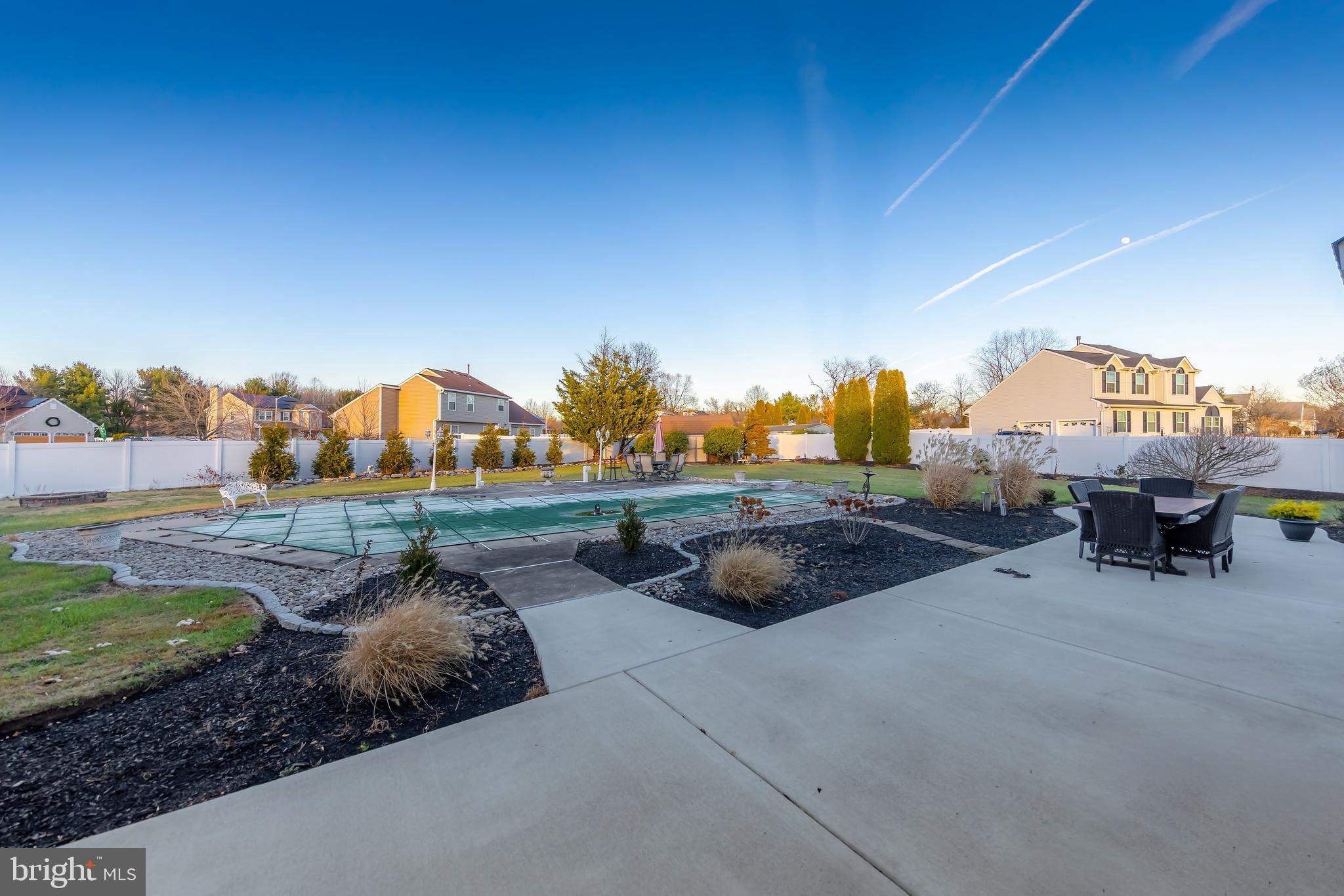 102 Mallard Ct