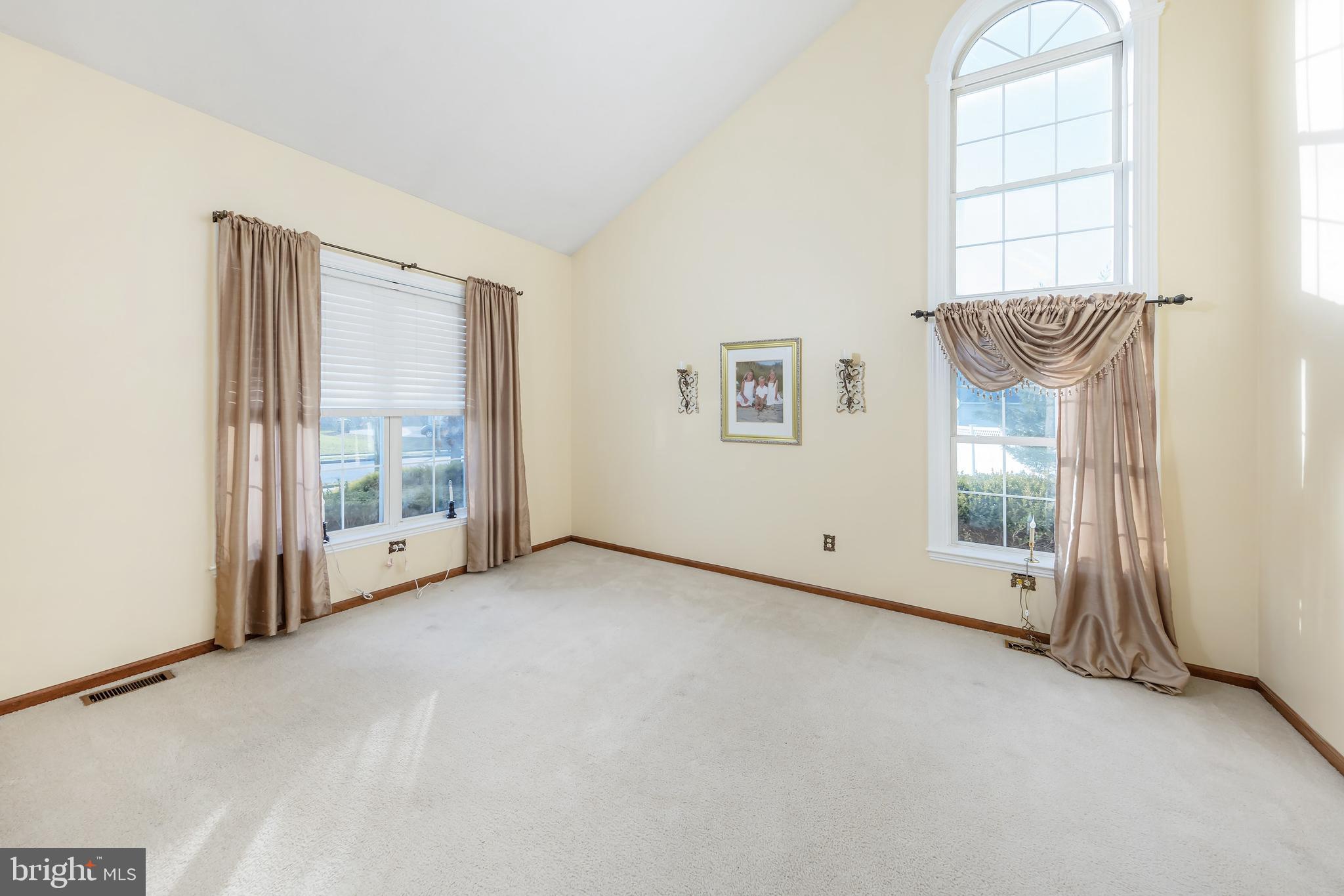 102 Mallard Ct