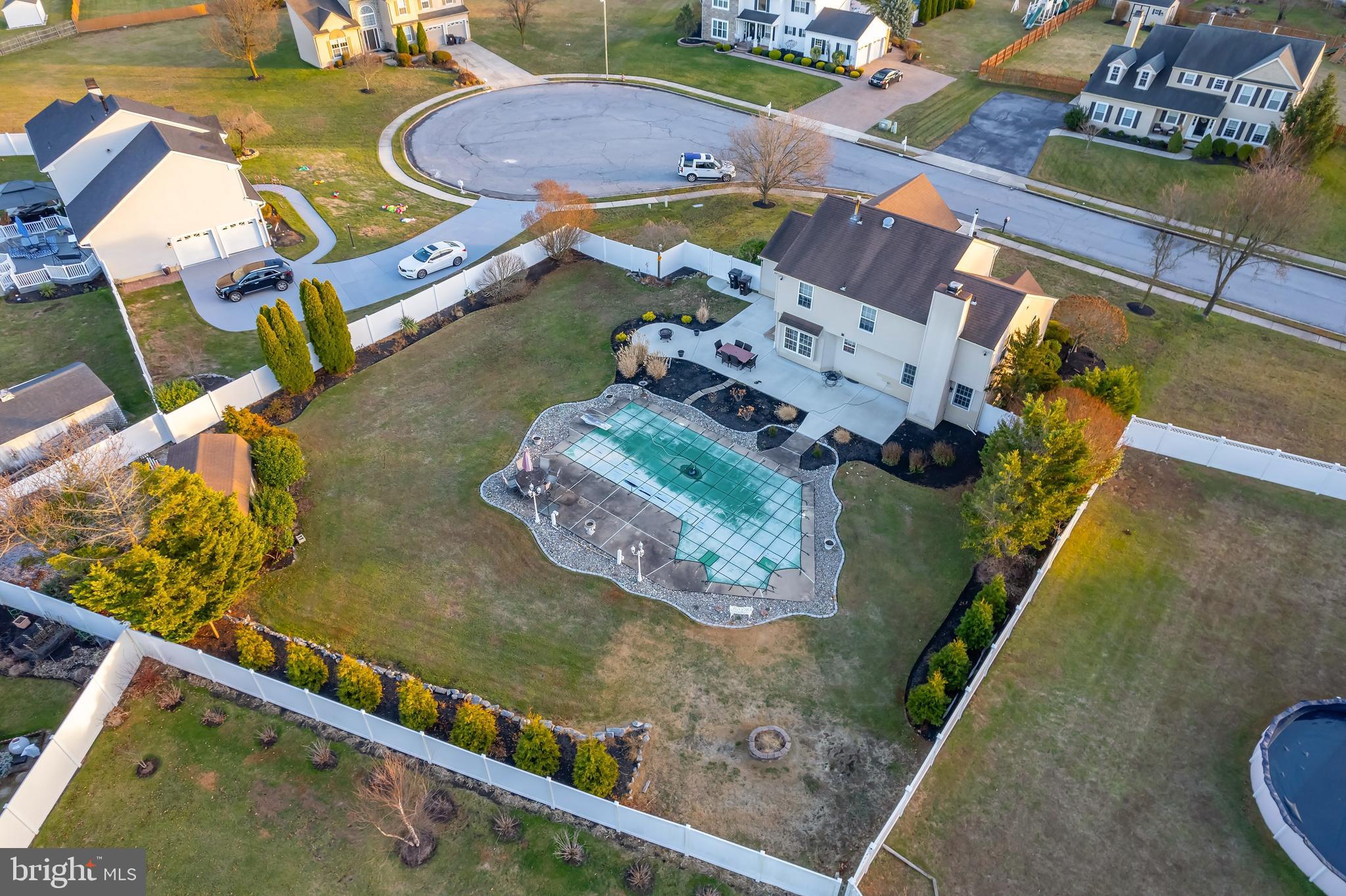 102 Mallard Ct