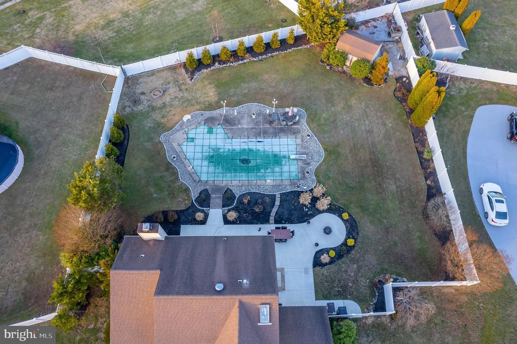 102 Mallard Ct