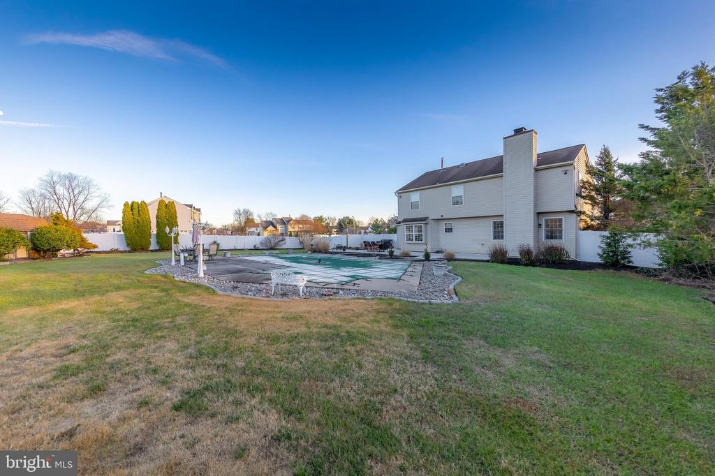 102 Mallard Ct