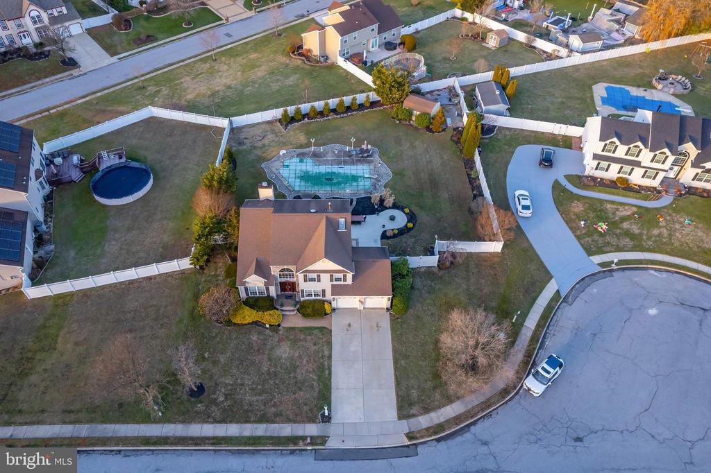 102 Mallard Ct