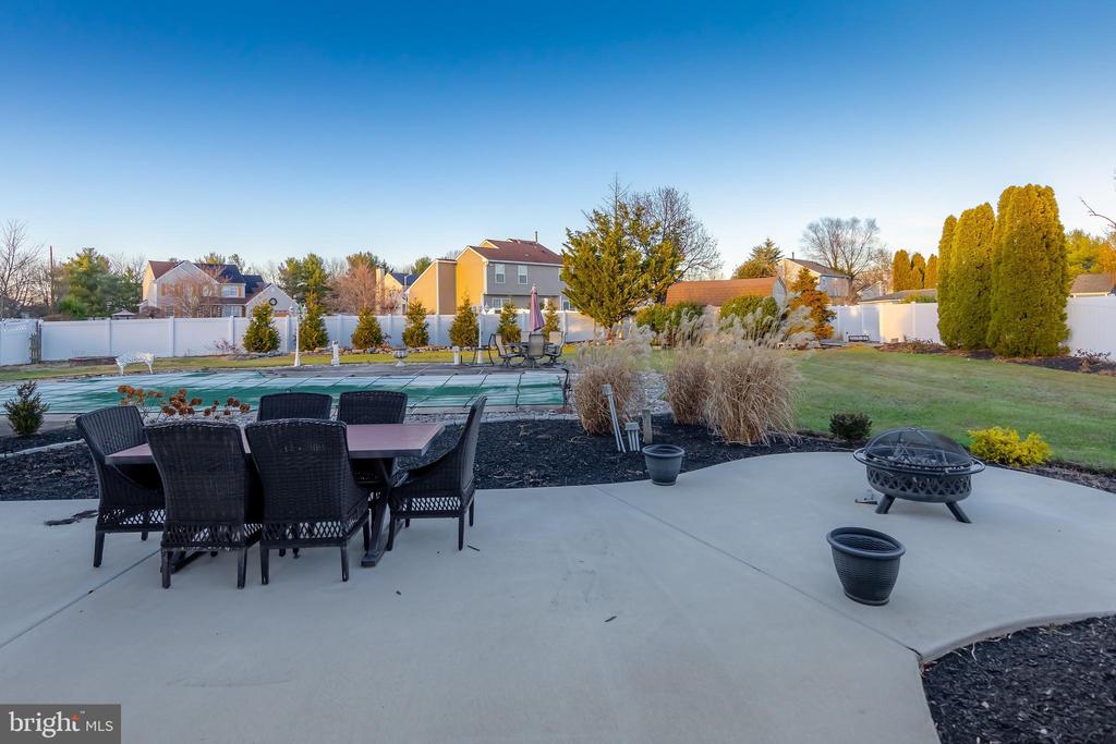 102 Mallard Ct