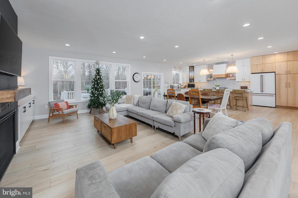 948 Lincoln Rd