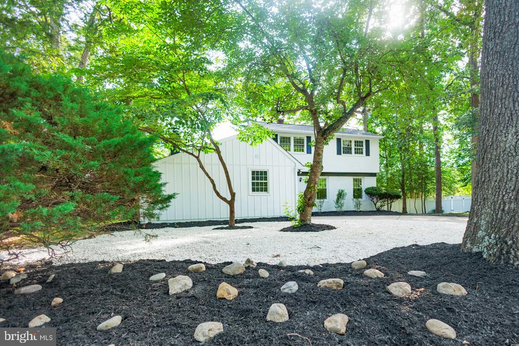 559 FLORENCE AVENUE