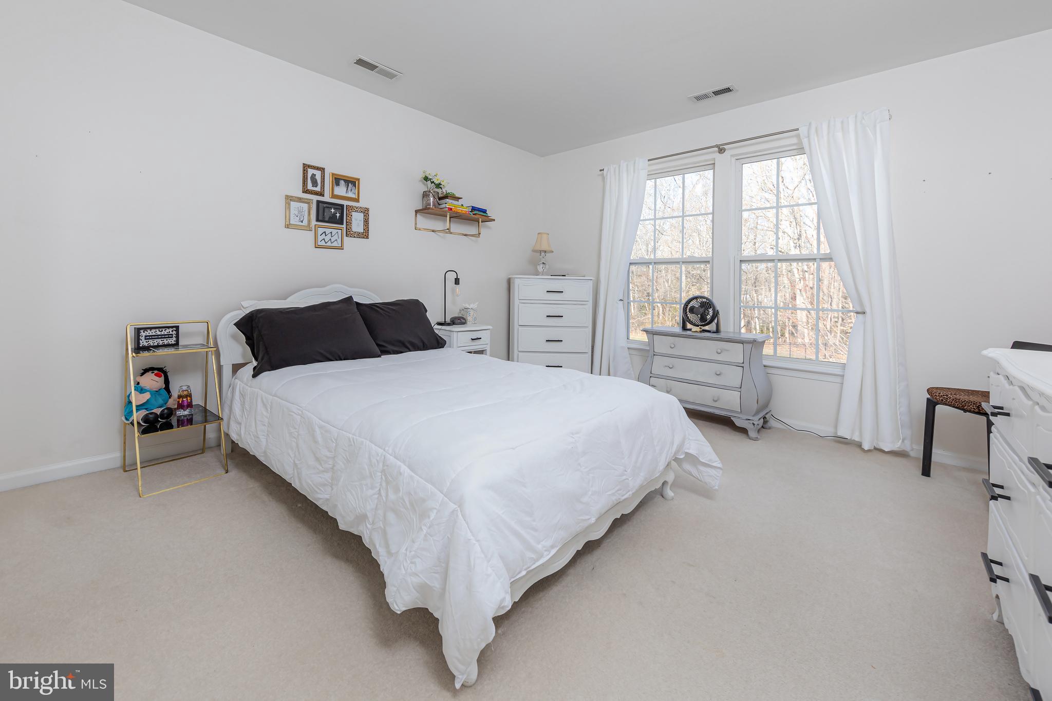31 Fawn Hollow Ln