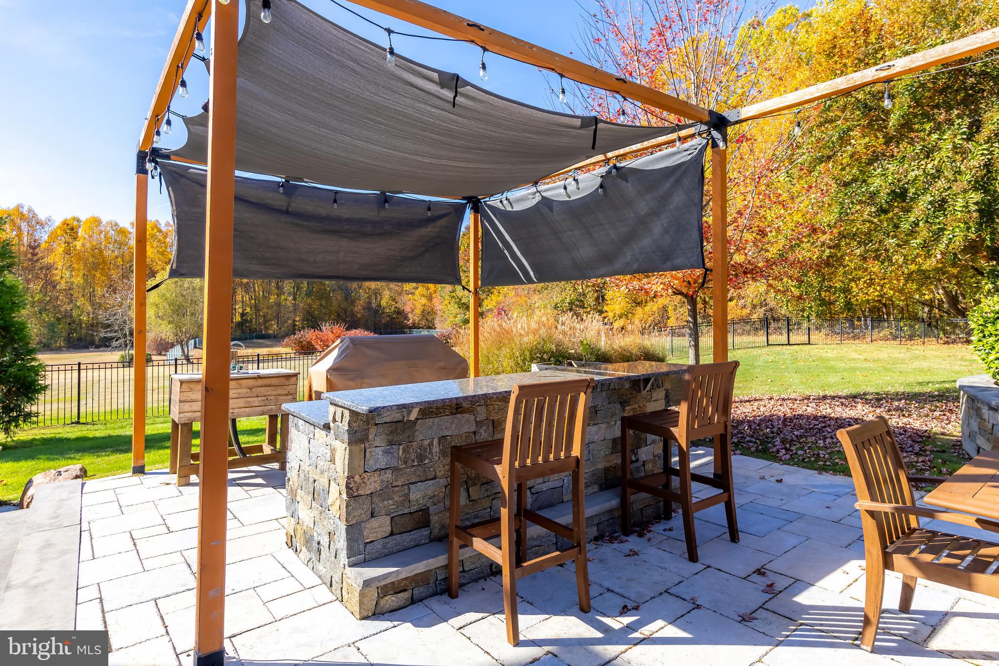 31 Fawn Hollow Ln