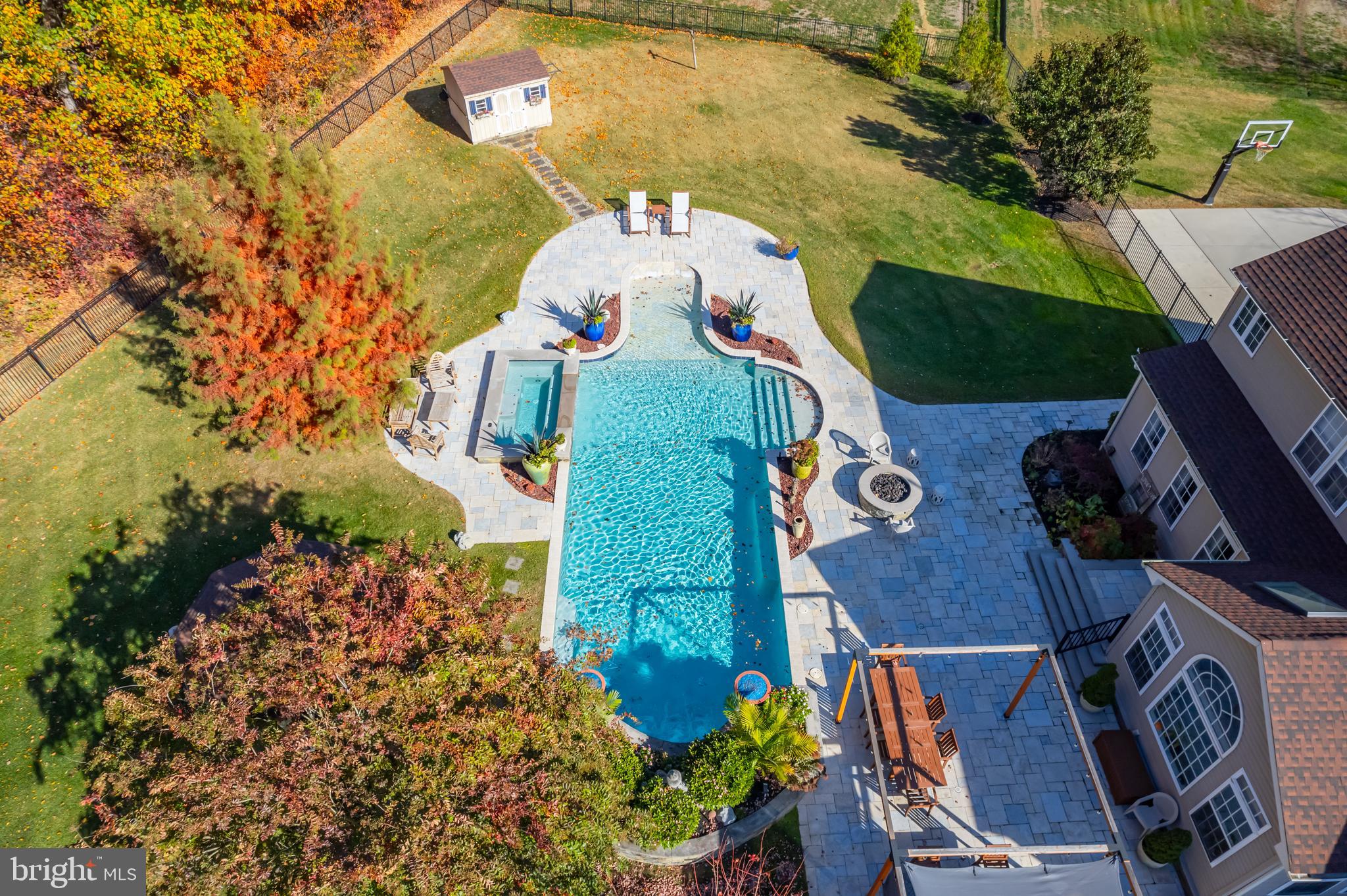 31 Fawn Hollow Ln