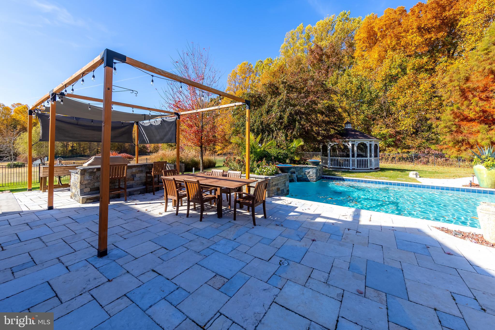 31 Fawn Hollow Ln