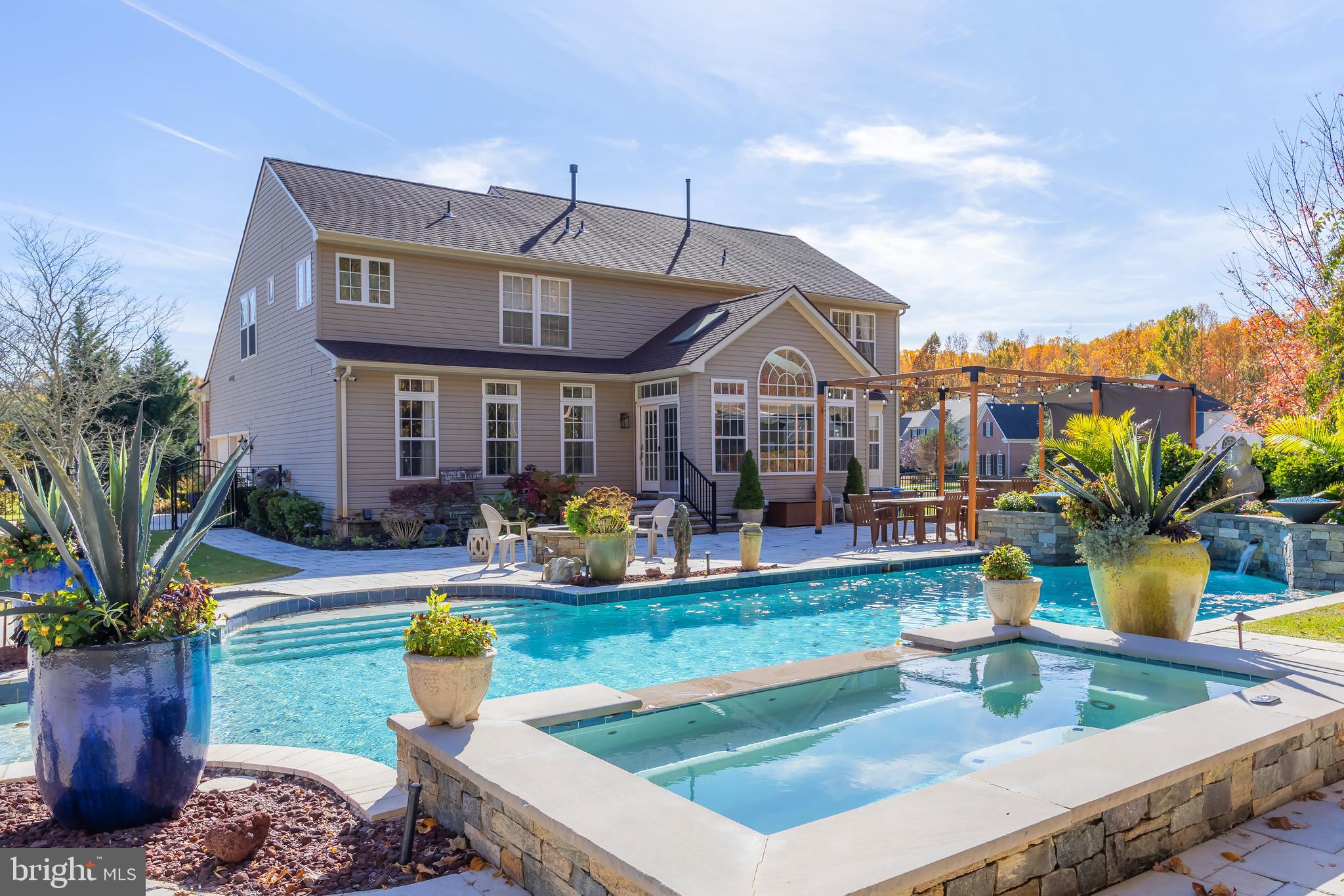 31 Fawn Hollow Ln
