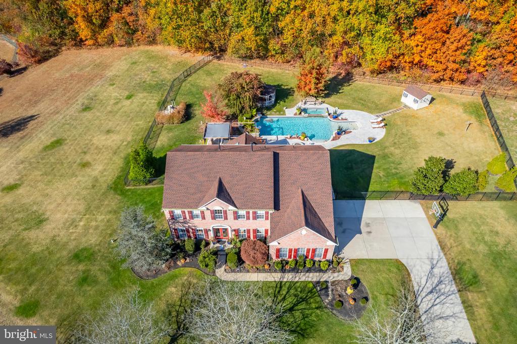 31 Fawn Hollow Ln