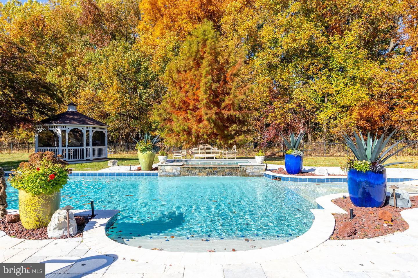 31 Fawn Hollow Ln