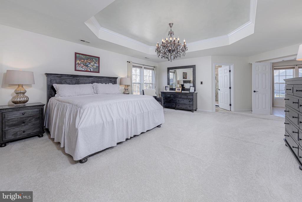 31 Fawn Hollow Ln
