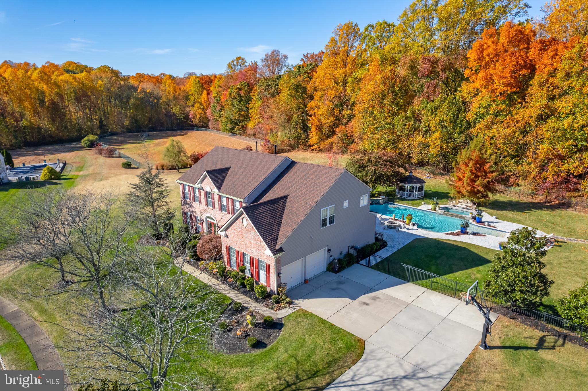 31 Fawn Hollow Ln