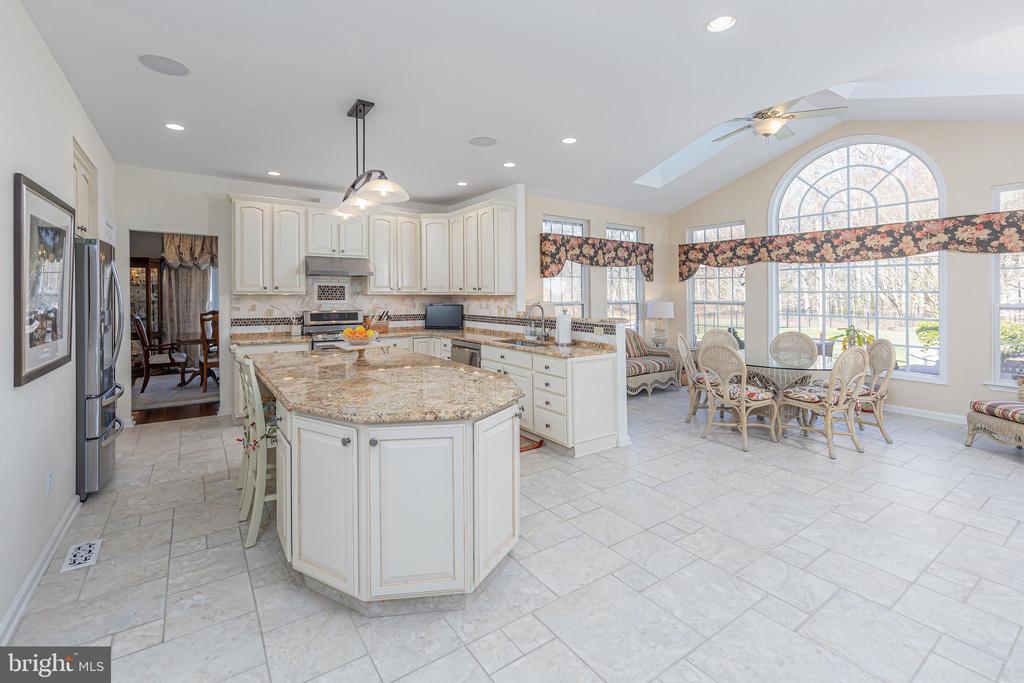 31 Fawn Hollow Ln