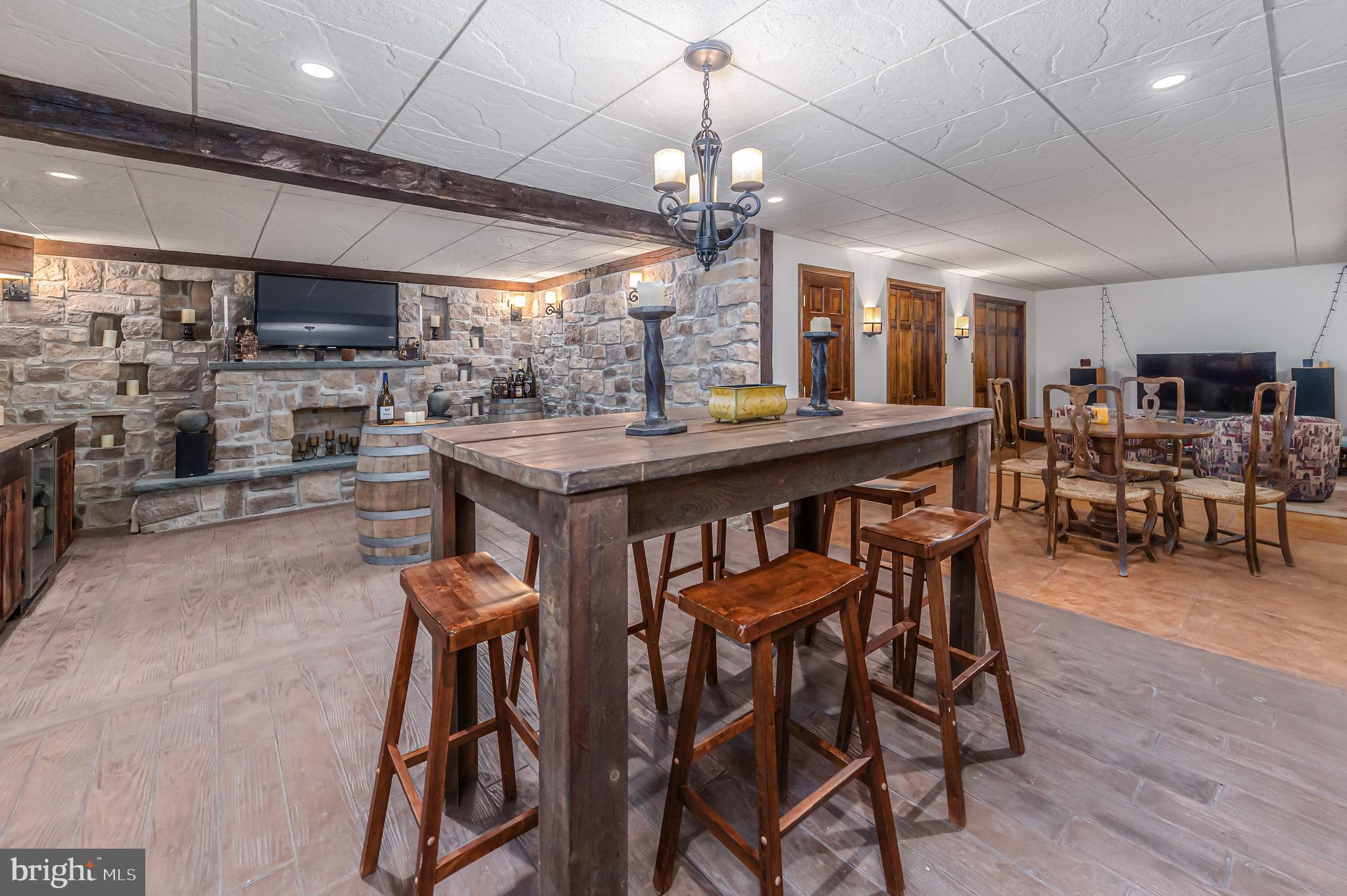 31 Fawn Hollow Ln