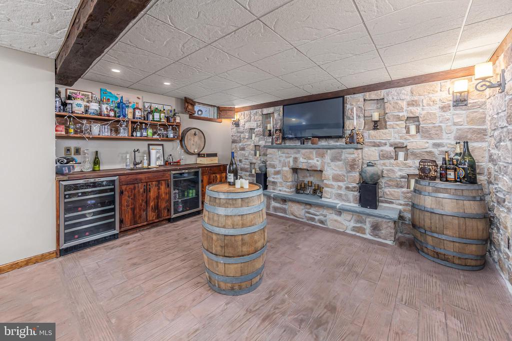 31 Fawn Hollow Ln