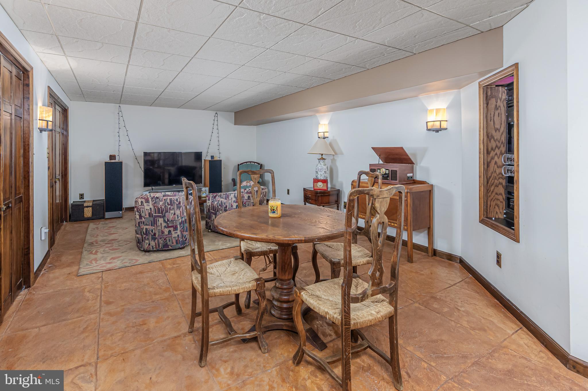 31 Fawn Hollow Ln