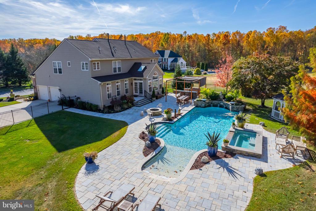 31 Fawn Hollow Ln