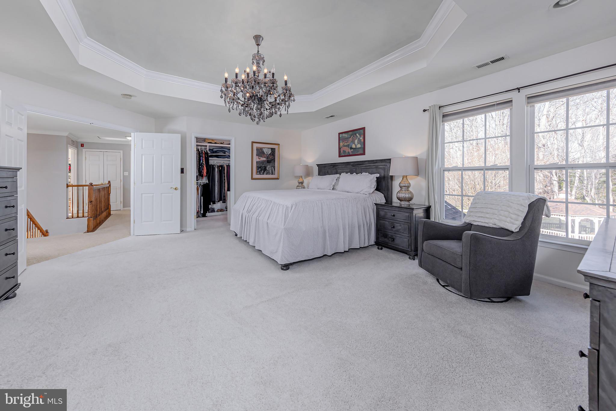 31 Fawn Hollow Ln