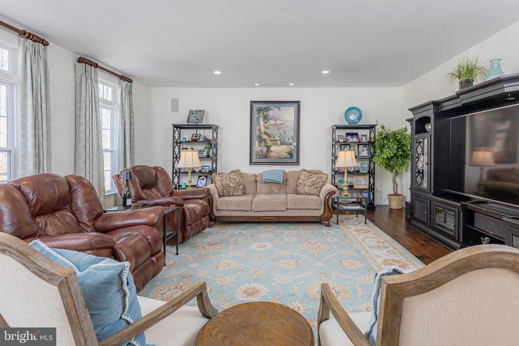31 Fawn Hollow Ln